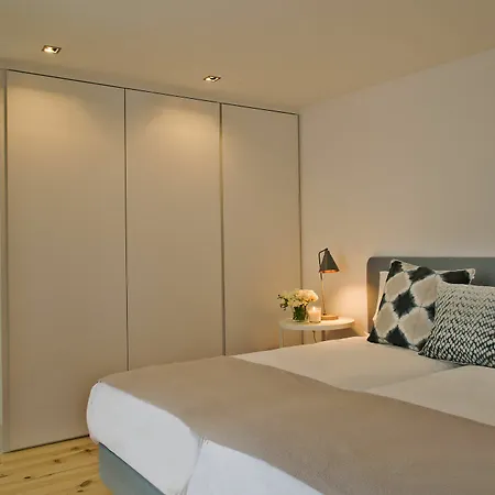 Five Stars Combro 77 Daire *