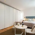 Apartment Five Stars Combro 77