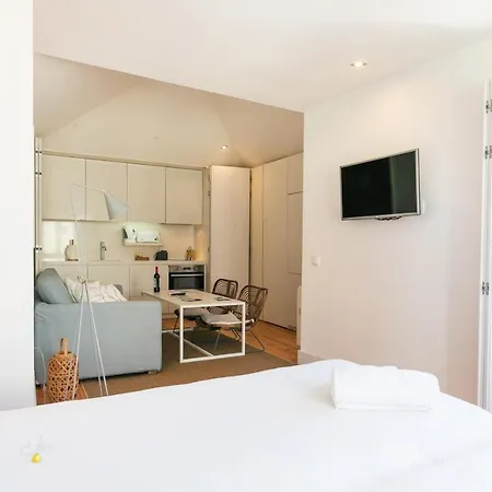 Apartment Five Stars Combro 77