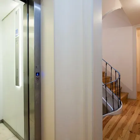 Apartment Five Stars Combro 77