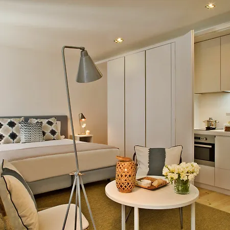 Apartment Five Stars Combro 77 *