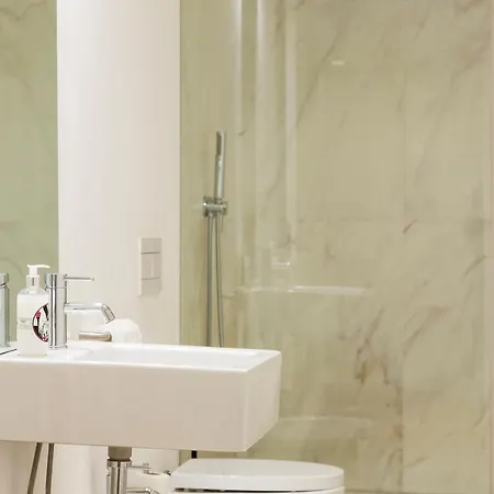 Five Stars Combro 77 Apartment