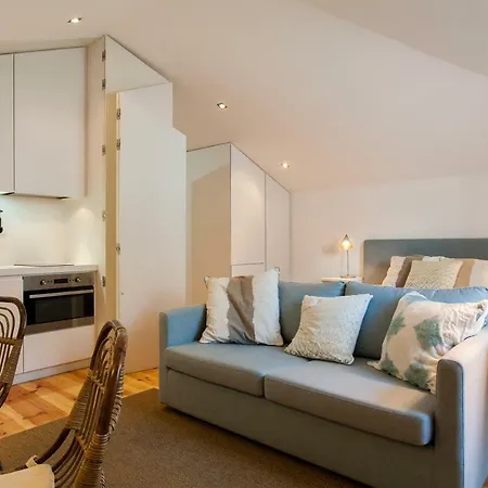 Five Stars Combro 77 Lisbon