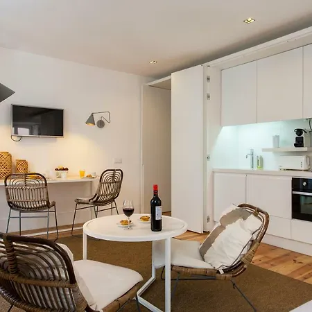 Apartment Five Stars Combro 77 *