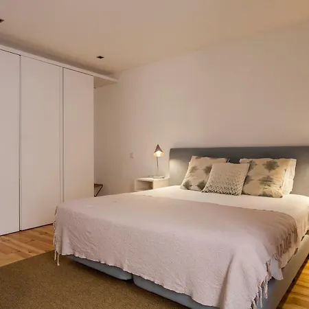 Apartment Five Stars Combro 77 *